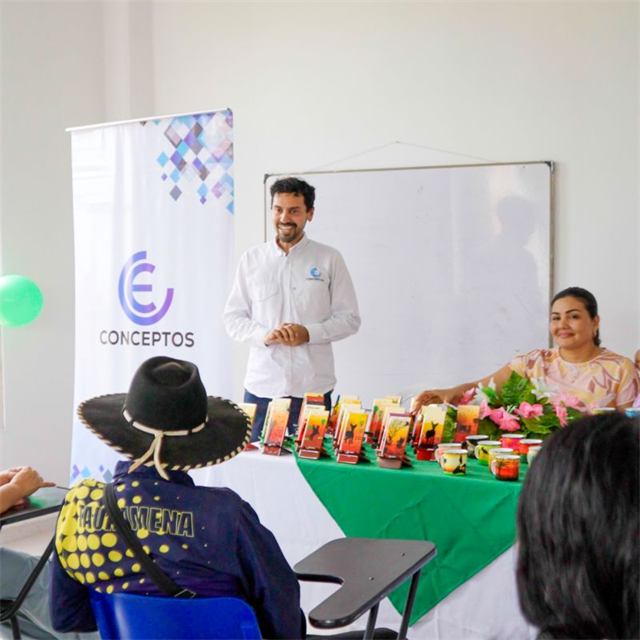 Community workshop with the CONCEPTOS roll-up banner